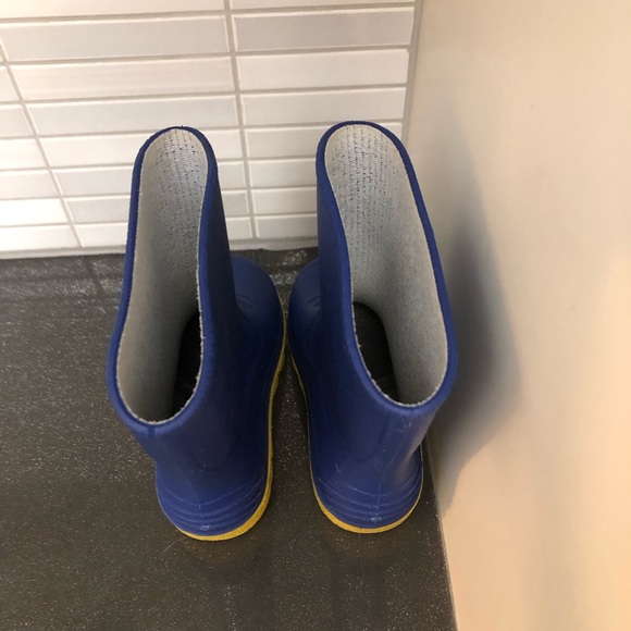 Toddler Unisex Rain Boots - Picture 6 of 10
